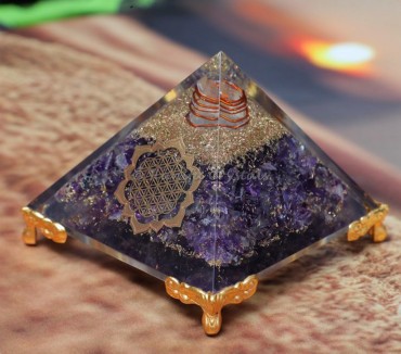 Amethyst With Flower Of life Orgonite Pyramid