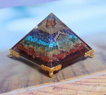 7 Chakra Layer Orgonite Pyramid